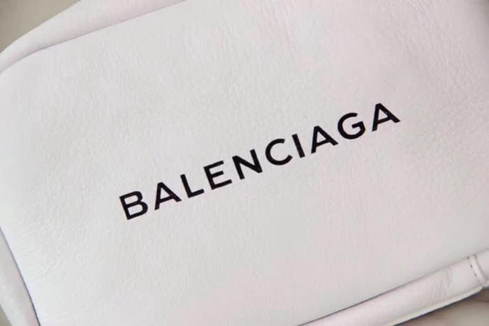 BALENCIAG巴黎世家 相機包 專櫃最新款 字母LOGO 裏外全荔枝紋皮 小斜挎包  BL1384